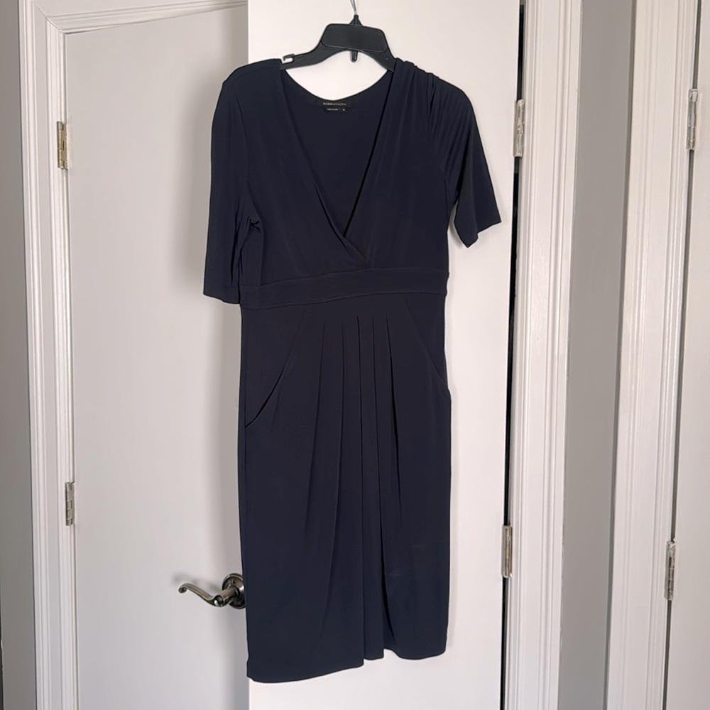 Mid length stretchy short sleeve v neck dress